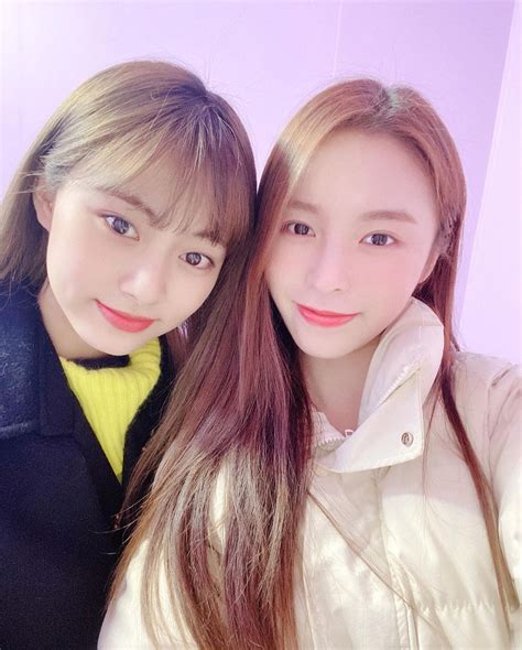 tzuyu friends